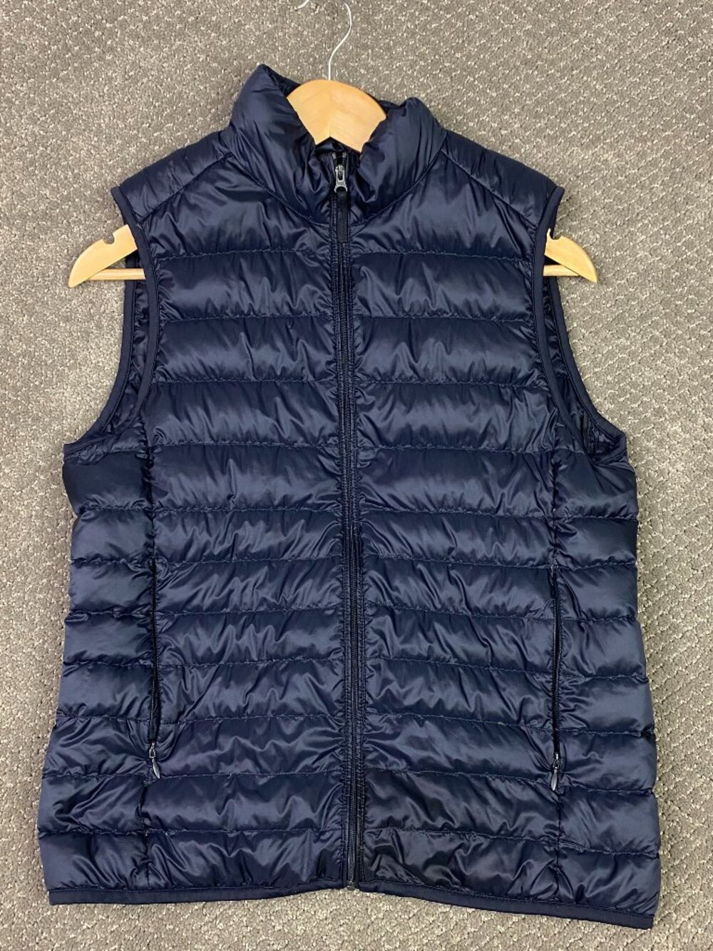 Uniqlo Ultra Light Down Vest Puffer Mens XS Navy Blue Quilted Travel Packaway